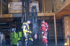 gay_leather_suspension_09